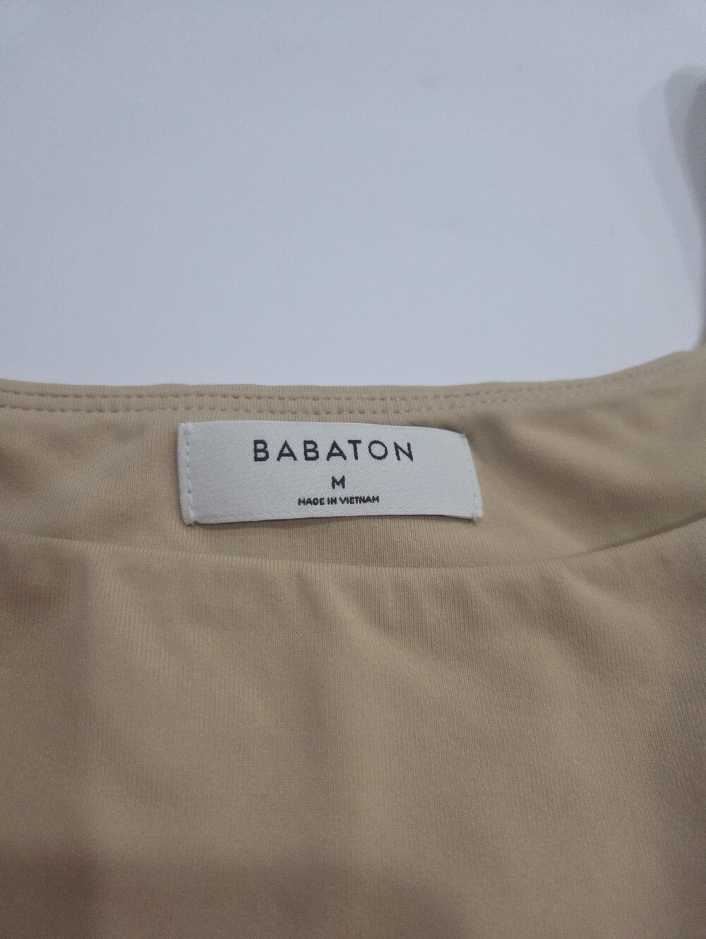 NWT Babaton Aritzia Sz.M Nude One-Piece Scoop Neck Bodysuit - Picture 4 of 7